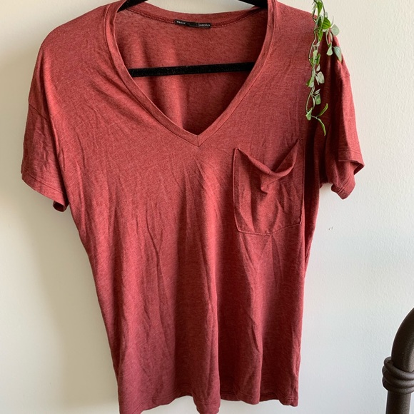 Urban Outfitters T-Shirt - Picture 2 of 4